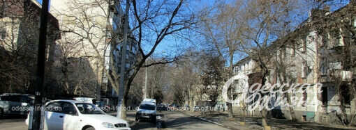 Одесская улица Головковская: домов нестройные ряды, неожиданные арт-объекты и скамейка запасных