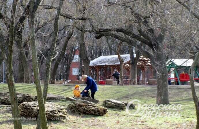 Начало весны в парке Одессы