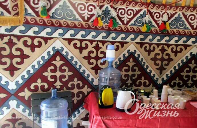 вода и еда в юрте несокрушимости