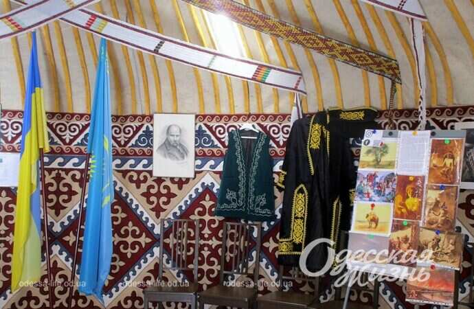 портрет Шевченко в юрте