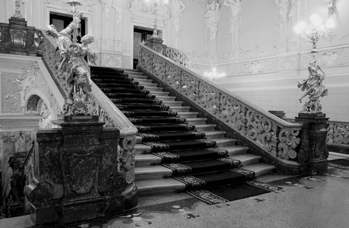 Первый театр Одессы. Лестница в зал