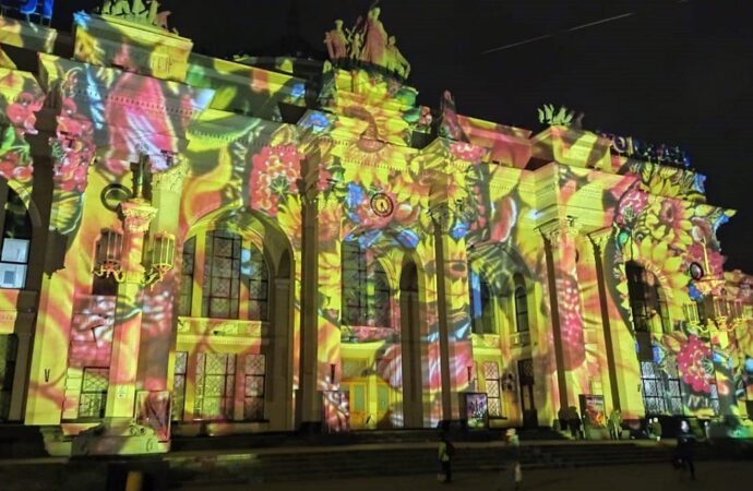 Вокзал Одессы, световое шоу