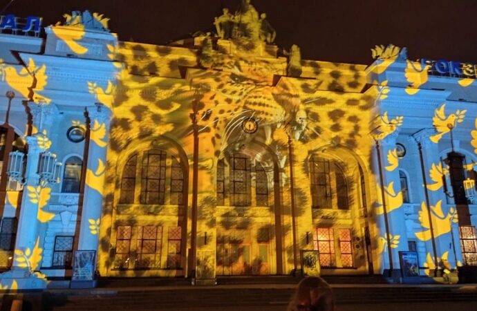 Световая проекция на вокзале Одессы