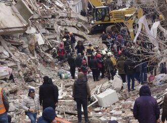 Мощное землетрясение в Турции: что известно? (фото, видео)