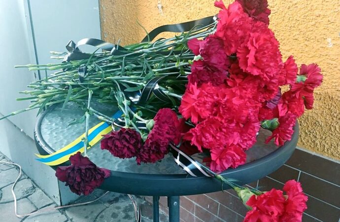 Мемориальная доска на Староконном рынке