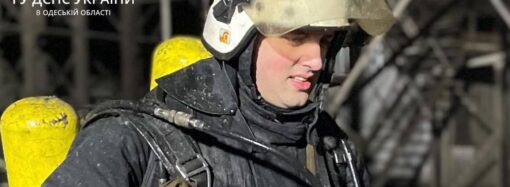 В Одесі рятувальники врятували працівника СТО