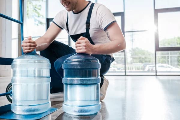 Доставка води в Одесі: де зручно замовляти воду додому