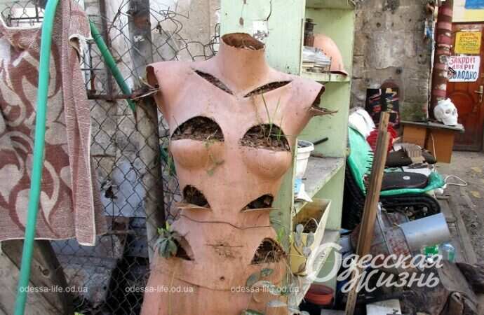 Одесский арт-дворовик, манекен