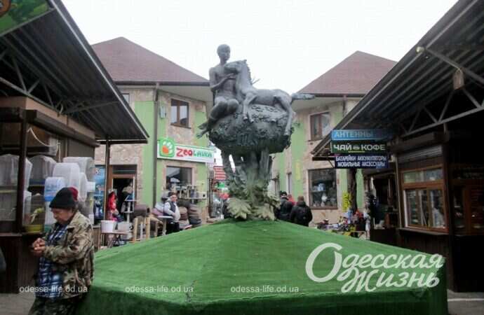 Скульптура на Староконном рынке