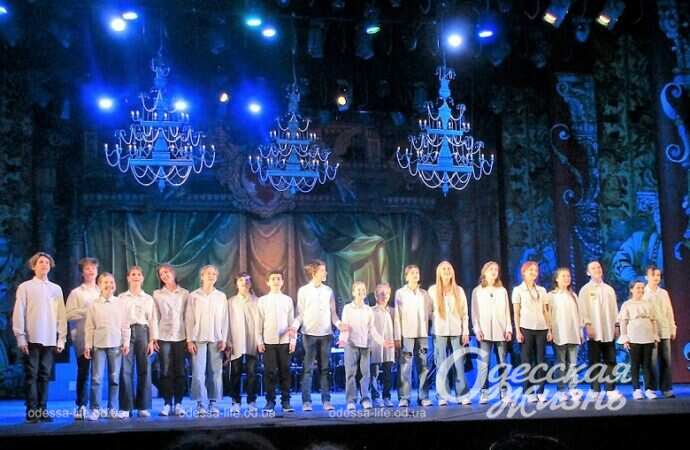 на сцене одесского театра Музкомедии