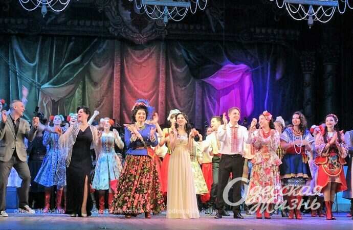 Одесский театр Музкомедии, сцена