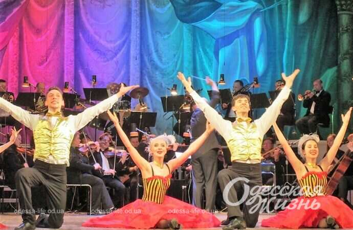 Концерт ко Дню театра в Музкомедии