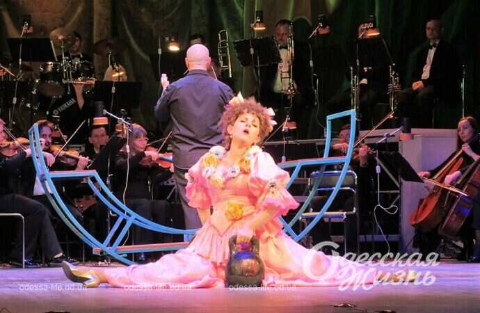 На сцене Музкомедии