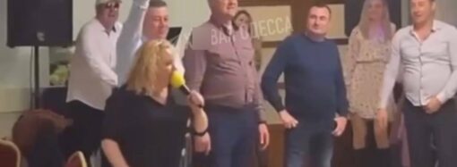 В Одесской  области начальника из военкомата наказали за любовь к “Алкоголичке” (видео)