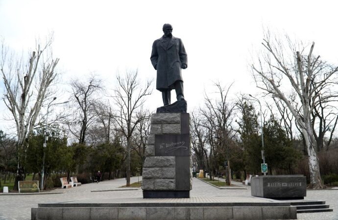 Памятник Шевченко