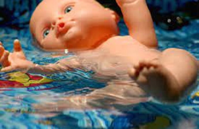 Одесская область: 3-летняя девочка утонула в бочке с водой