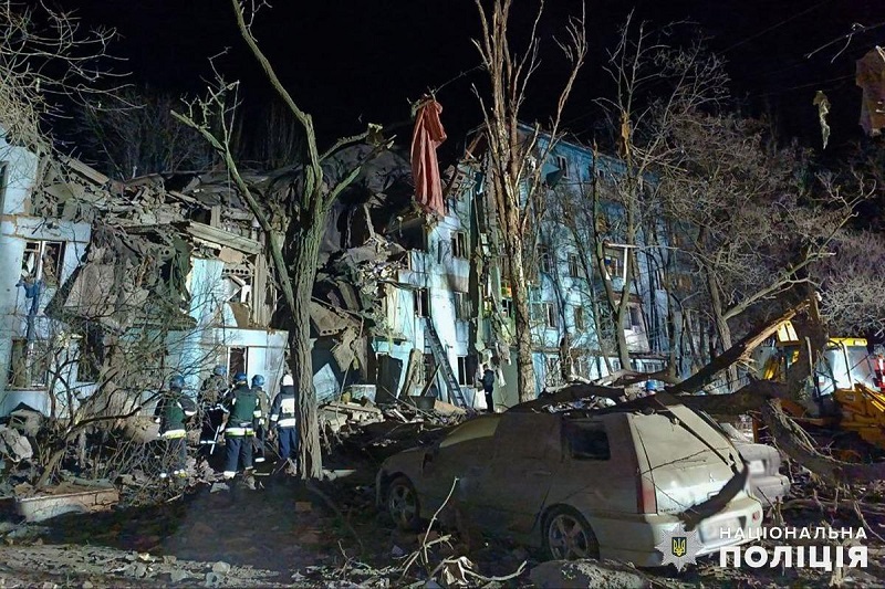 Разрушенная пятиэтажка в Запорожье