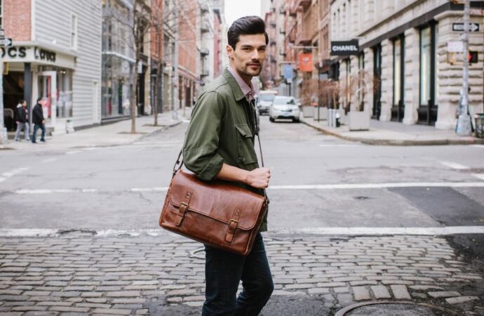 Як вибрати модну чоловічу сумку – корисні поради