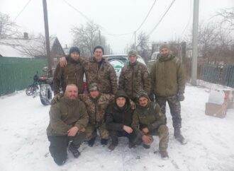 Авто победы: волонтеры из Балтщины передали военным очередную технику