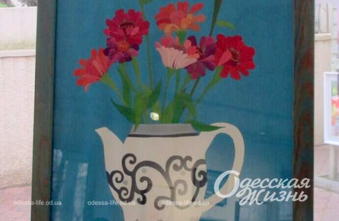 картина на выставке