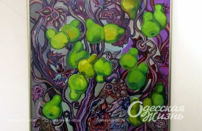 картина на выставке