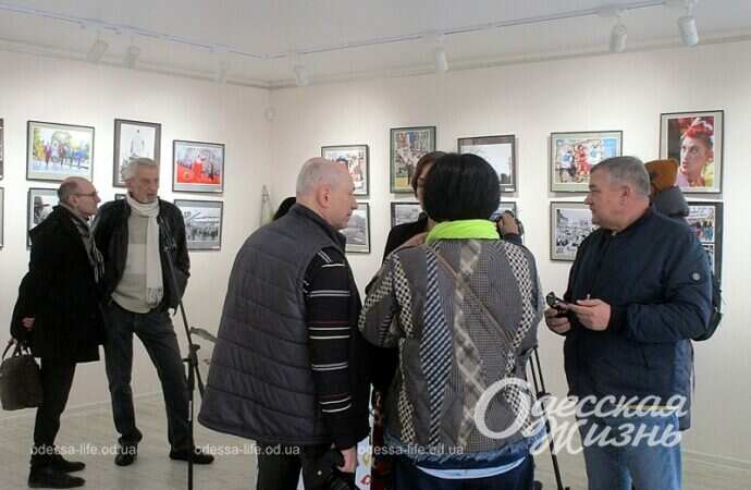 Одесская юморина, фотовыставка, посетители