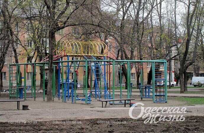 Одесский сквер, детская площадка