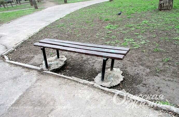 Одесский Прохоровский сквер, скамейка