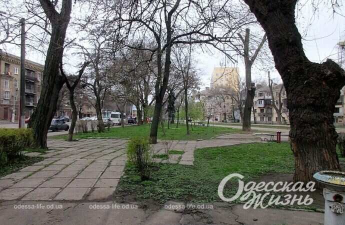 Прохоровский сквер Одессы, апрель 2023 г.