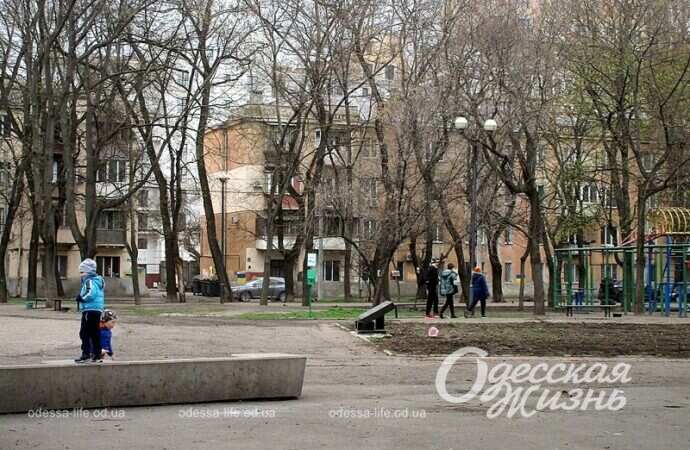 Прогулка в одесском сквере