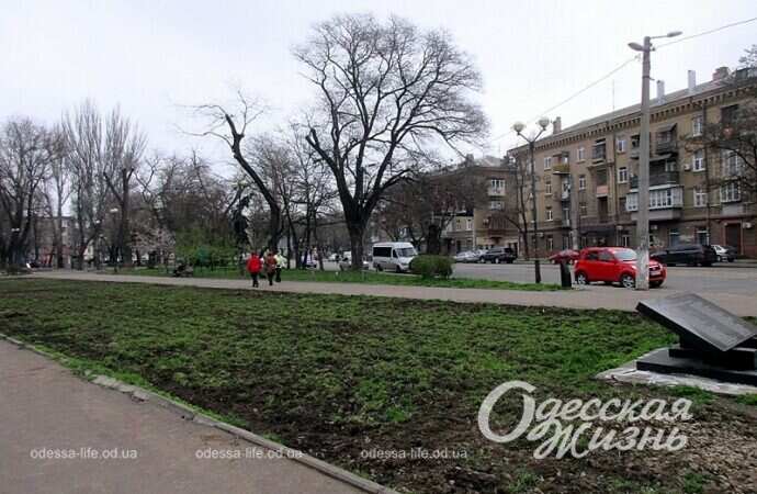 Аллея Праведников мира опустела