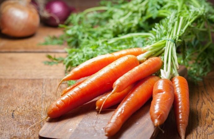 Коли подешевшають цибуля та морква?
