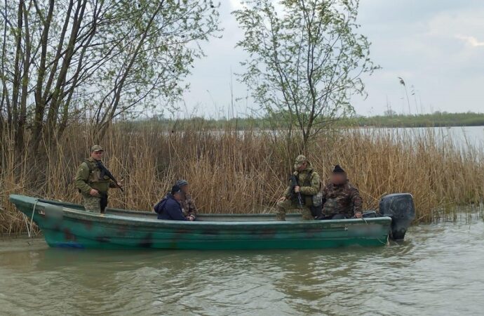На Одещині затримали румунських рибалок, що заблукали