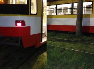 В Одессе мужчина попал под трамвай и травмировался