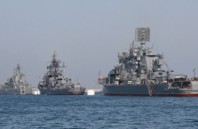 В Черном море много российских кораблей с ракетами: готовят обстрел на Пасху?