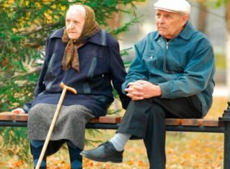 Куда исчезают украинские пенсионеры: три главные причины