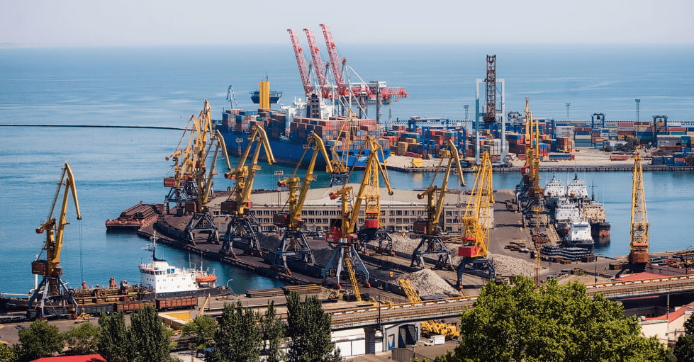 Россия приостановила действие зернового корридора для морских портов Украины