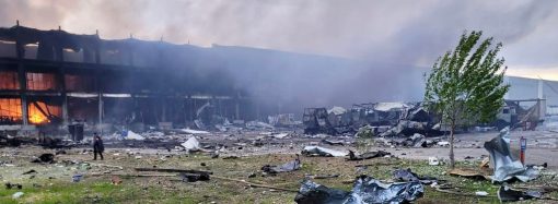 Под ракетные обстрелы попали склады Красного Креста в Одессе: разрушения огромные (фото)