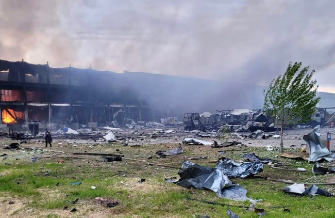 Под ракетные обстрелы попали склады Красного Креста в Одессе: разрушения огромные (фото)
