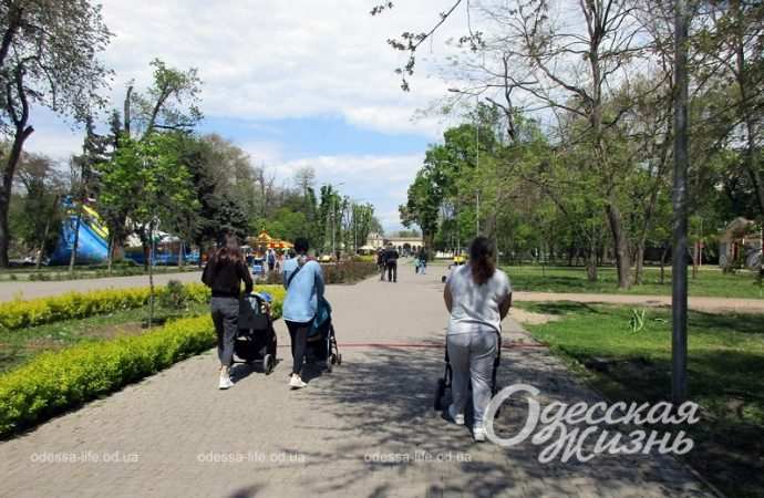 Одесский Преображенский парк в мае