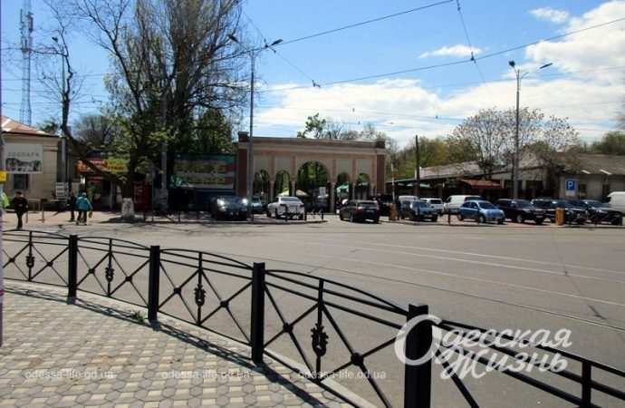 Новое ограждение на участке у Ппривоза