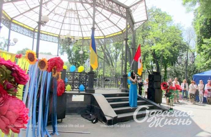 День вышиванки в Одесском Горсаду11