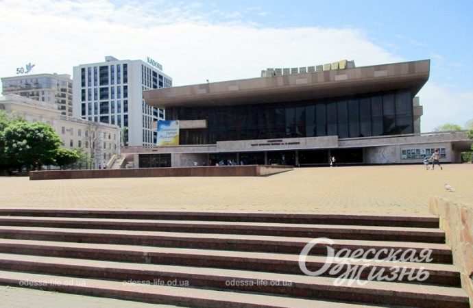 Площадь Белой акации3