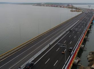 Новая система взвешивания на Хаджибейском мосту зафиксировала десятки нарушений