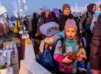 Беженцев из Одессы, среди которых инвалиды и дети, заблокировали в Румынии