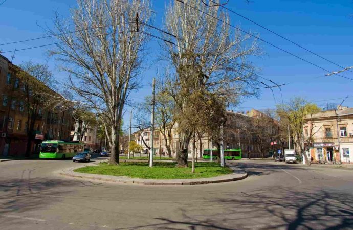 В честь кого хотят переименовать площадь Льва Толстого в Одессе