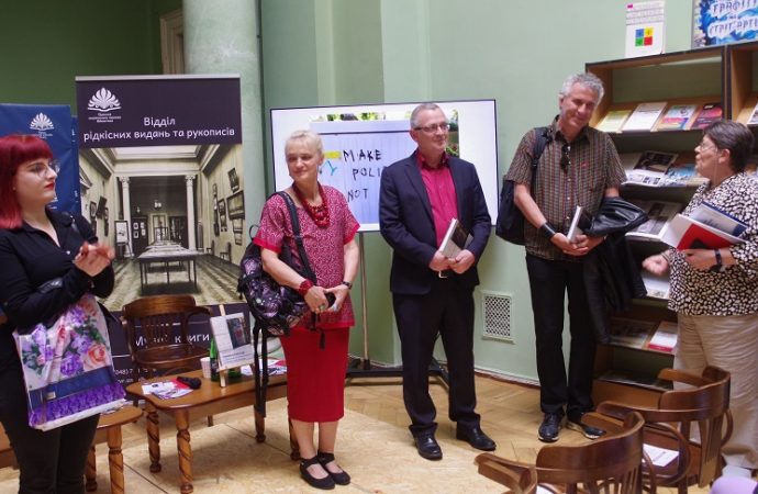 Презентация в одесской библиотеке10