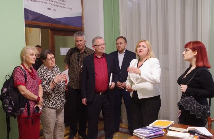 Презентация в одесской библиотеке4