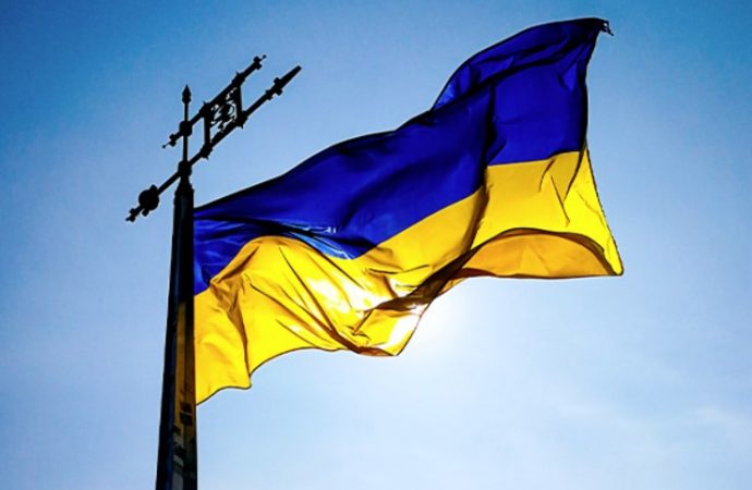 Одессита, сорвавшего украинский флаг с фасада, задержала полиция