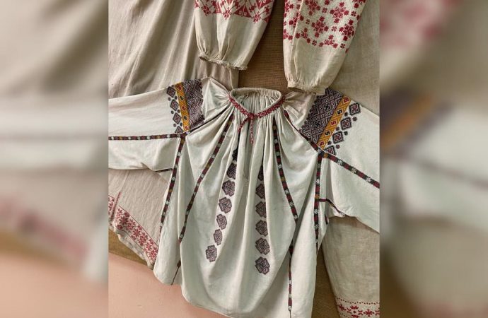 Степовая Украина традиционная вышиванка